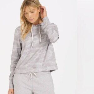 Vuori Women's Halo Essential Hoodie Pale Grey Heather Camo Small